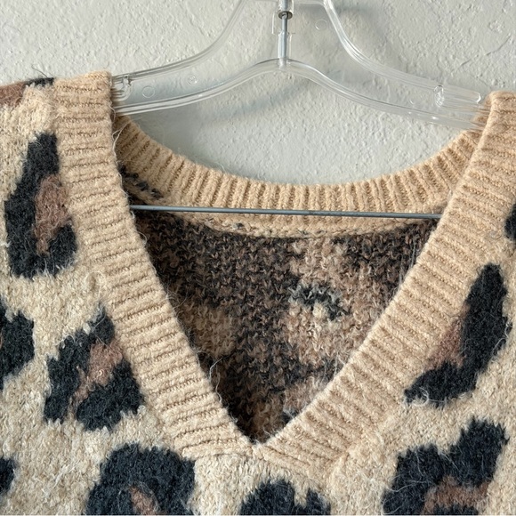 Victoria Secret PINK, Womens Brown Leopard Print Fuzzy Sweater, Size XS - Picture 3 of 6